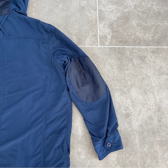 Stylish Blue Jacket for Men - Pockets for Convenience - Picture 8 of 10